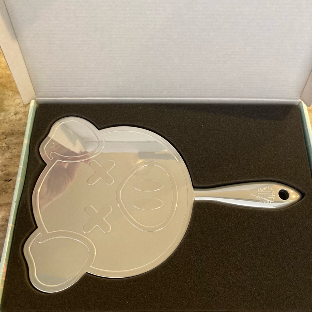 Jeffree Star Cosmetics x Shane Dawson pearlescent pig mirror